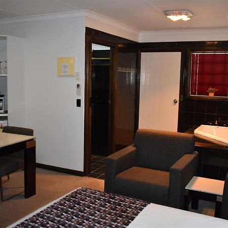 Roundhouse Motel Peterborough Εξωτερικό φωτογραφία