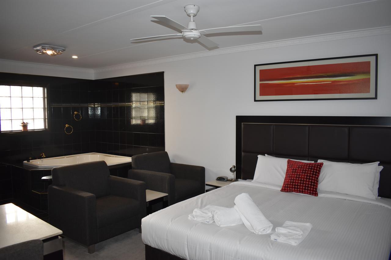 Roundhouse Motel Peterborough Εξωτερικό φωτογραφία