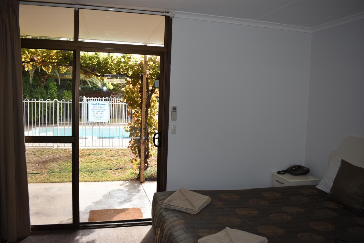Roundhouse Motel Peterborough Εξωτερικό φωτογραφία