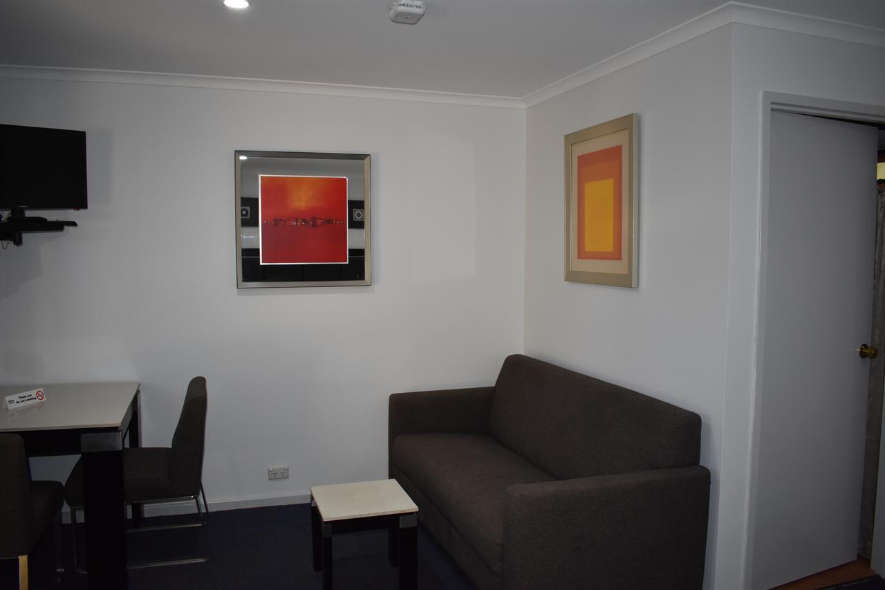 Roundhouse Motel Peterborough Εξωτερικό φωτογραφία